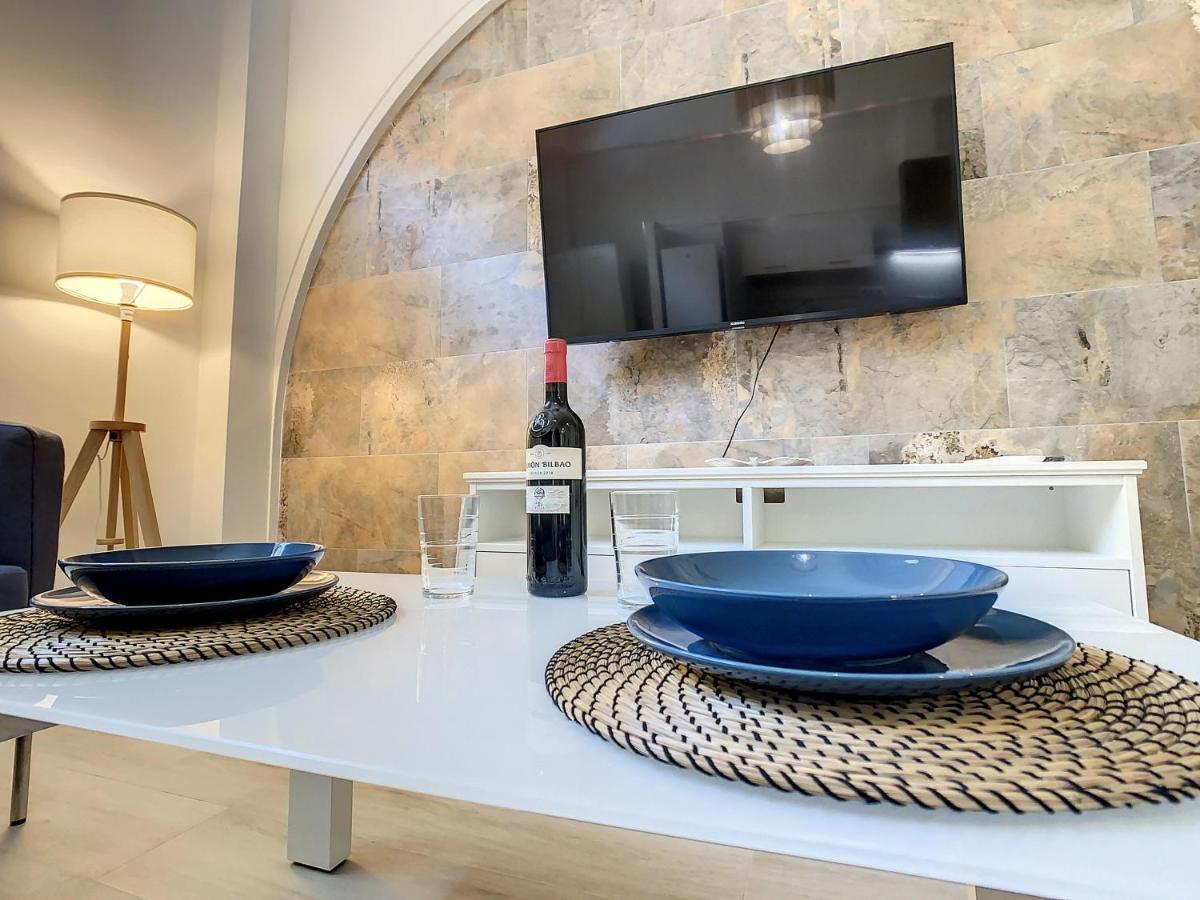 Apartcity Triana Севиля Екстериор снимка