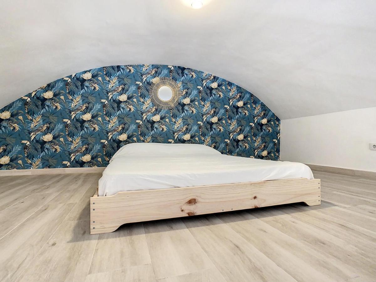 Apartcity Triana Севиля Екстериор снимка