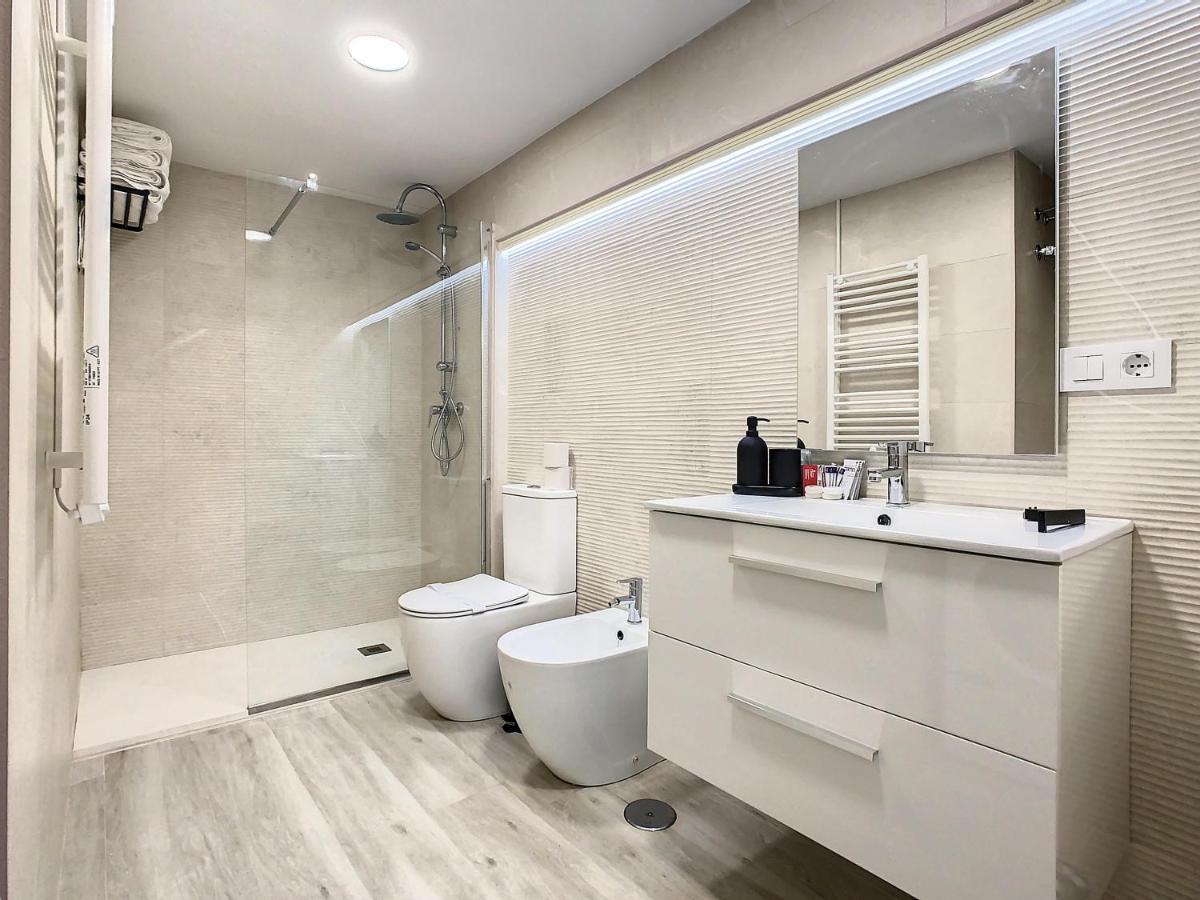 Apartcity Triana Севиля Екстериор снимка