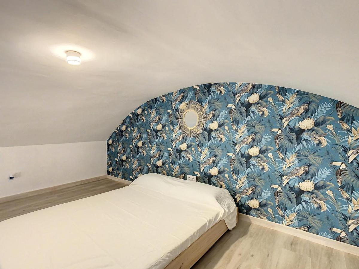 Apartcity Triana Севиля Екстериор снимка