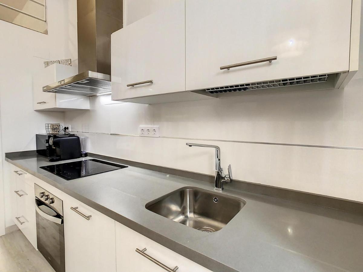 Apartcity Triana Севиля Екстериор снимка